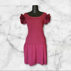 Unique shoulder accent ribbed mini dress